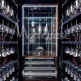 роскошный шкаф для элегантных винных бокалов