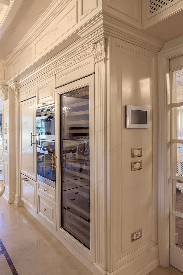 Modenese luxury interiors, Italian craftsmanship since 1818