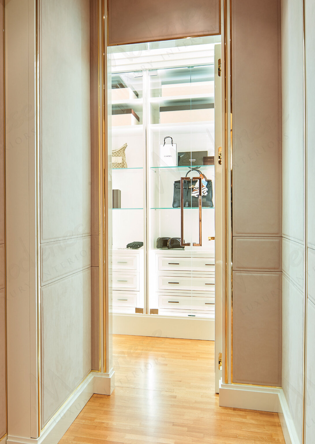 Luxury Walk-In Closet Project in Beverly Hills, Los Angeles by Modenese Bespoke - image 03