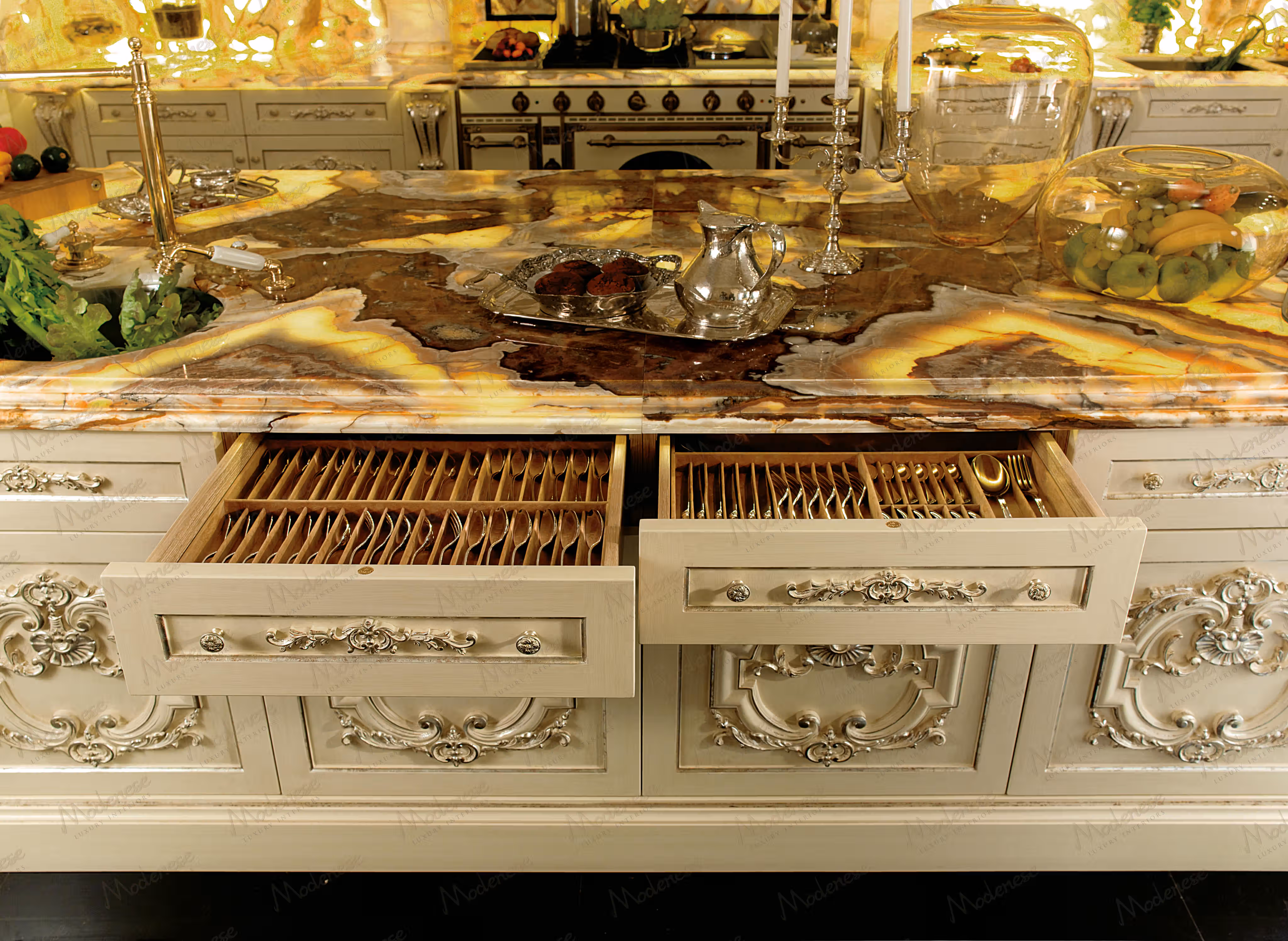 Classic Luxury Italian kitchen by Modenese Bespoke