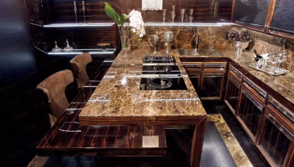 Eclectic Italian kitchen in Doha by Modenese Bespoke