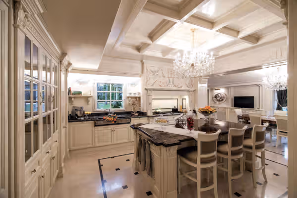 Transitional Italian kitchen in Miami by Modenese Bespoke