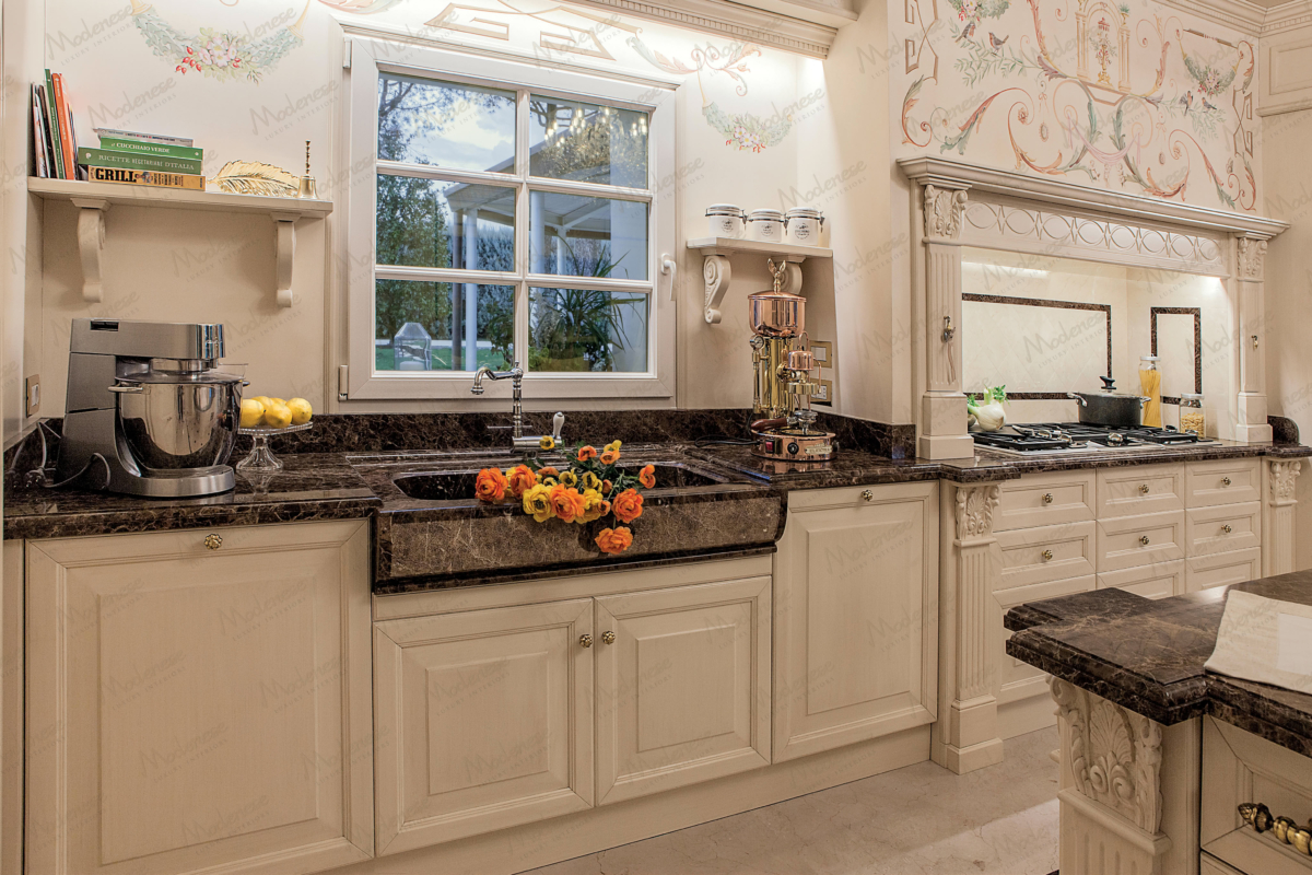 Transitional Italian kitchen in Miami by Modenese Bespoke