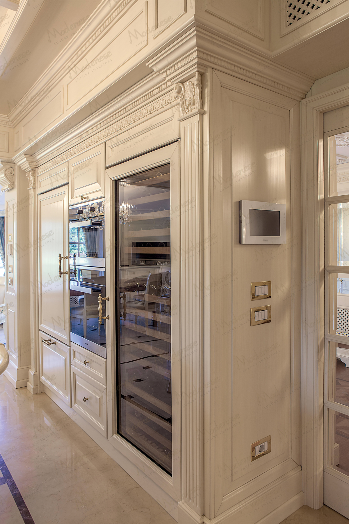 Transitional Italian kitchen in Miami by Modenese Bespoke
