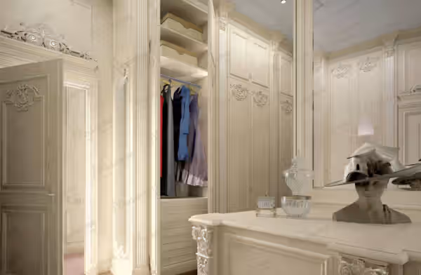 Baroque Italian walk-in closet by Modenese Bespoke