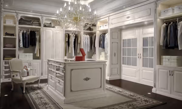Contemporary Italian walk-in closet by Modenese Bespoke
