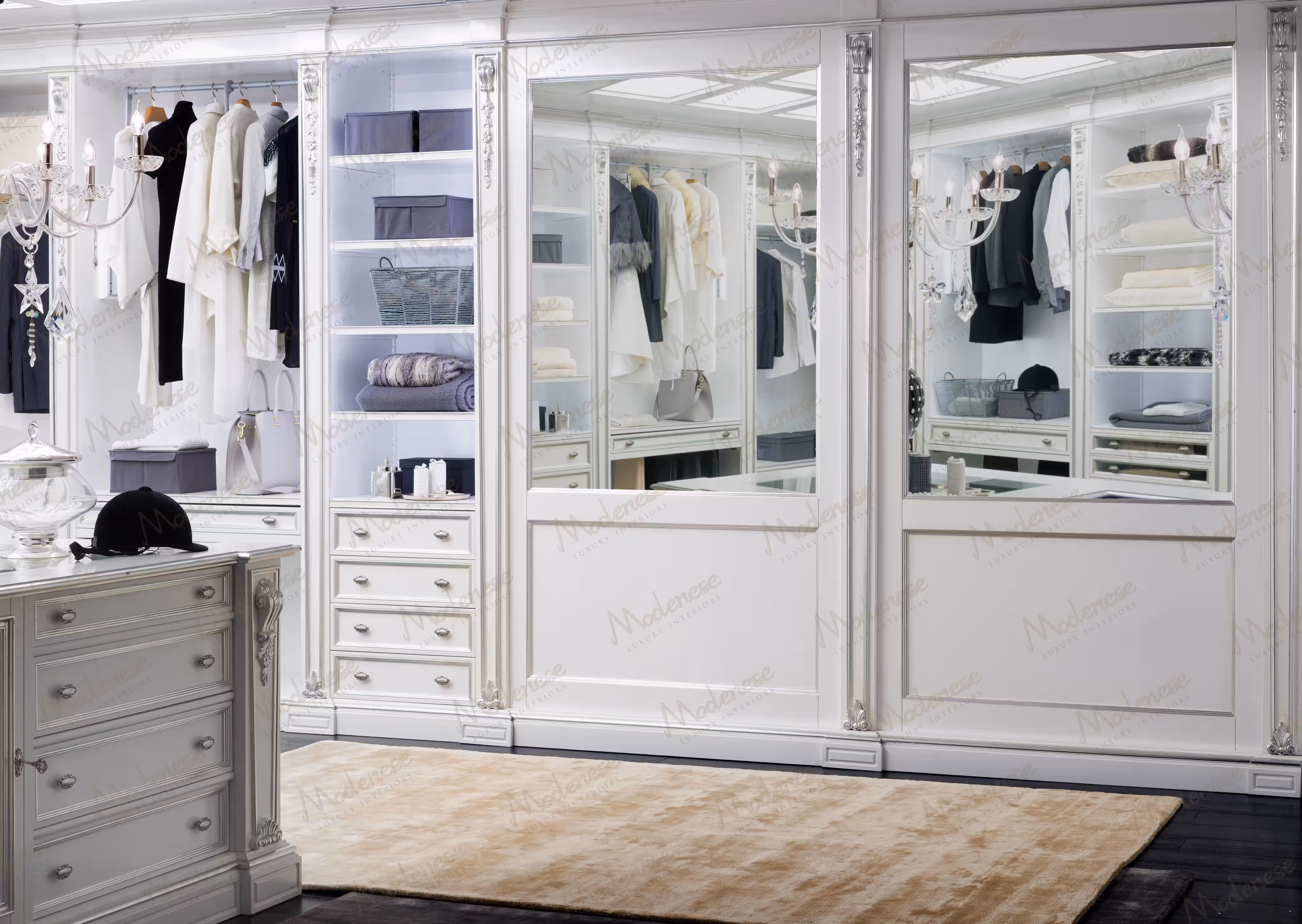 Modern Deluxe Italian walk-in closet by Modenese Bespoke