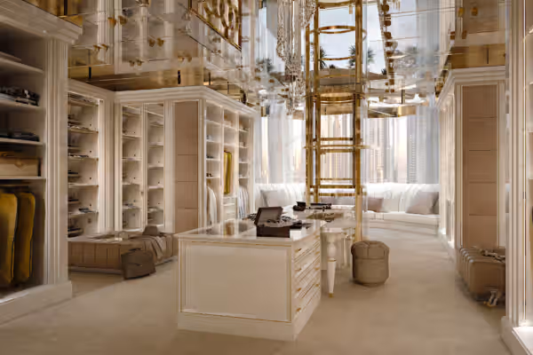 Modern Luxury Italian walk-in closet by Modenese Bespoke