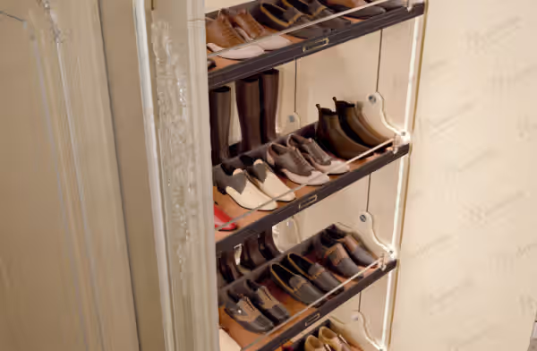 Classic Luxury Italian walk-in closet in London by Modenese Bespoke