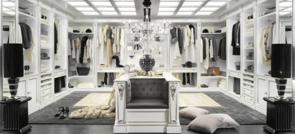 Modern Deluxe Italian walk-in closet by Modenese Bespoke