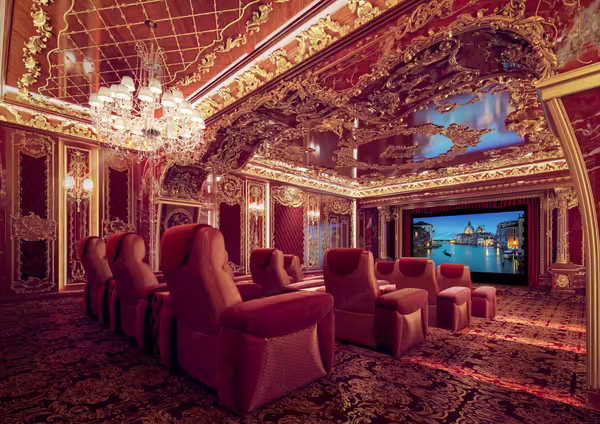 Classical Classic Italian home cinema by Modenese Bespoke